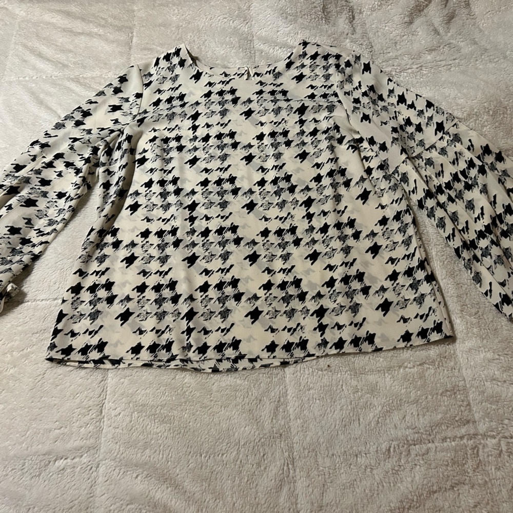 Talbots NWT top.  3/4 sleeves.